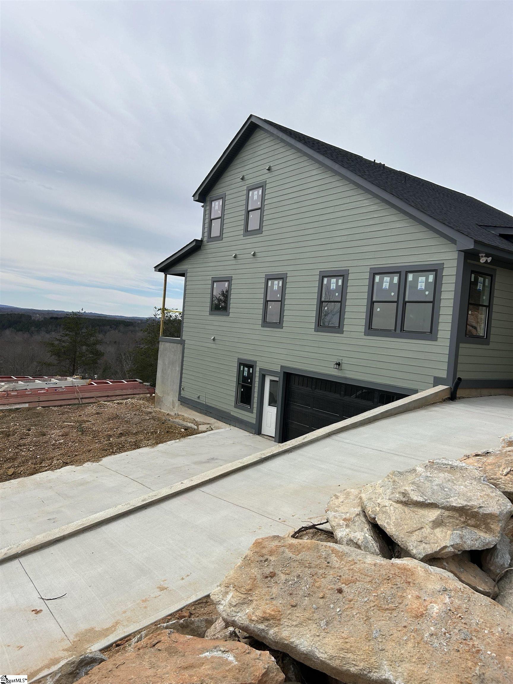 446 N Glassy Mountain Road