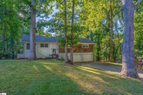 Photo of 218 Lakewood Drive, Spartanburg, SC 29302 (MLS # 1606194)