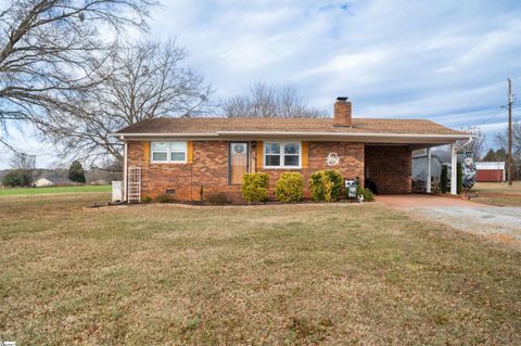 Photo of 905 Henderson Road, Chesnee, SC 29323 (MLS # 1579992)