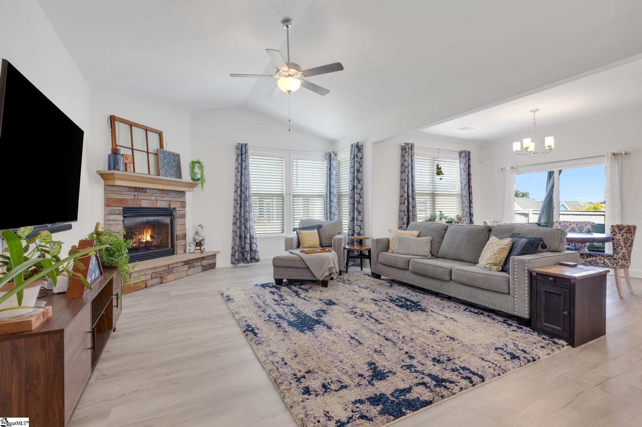 Taylors, South Carolina 29687, United States, 3 Bedrooms Bedrooms, ,2 BathroomsBathrooms,Residential,Contingent,182280