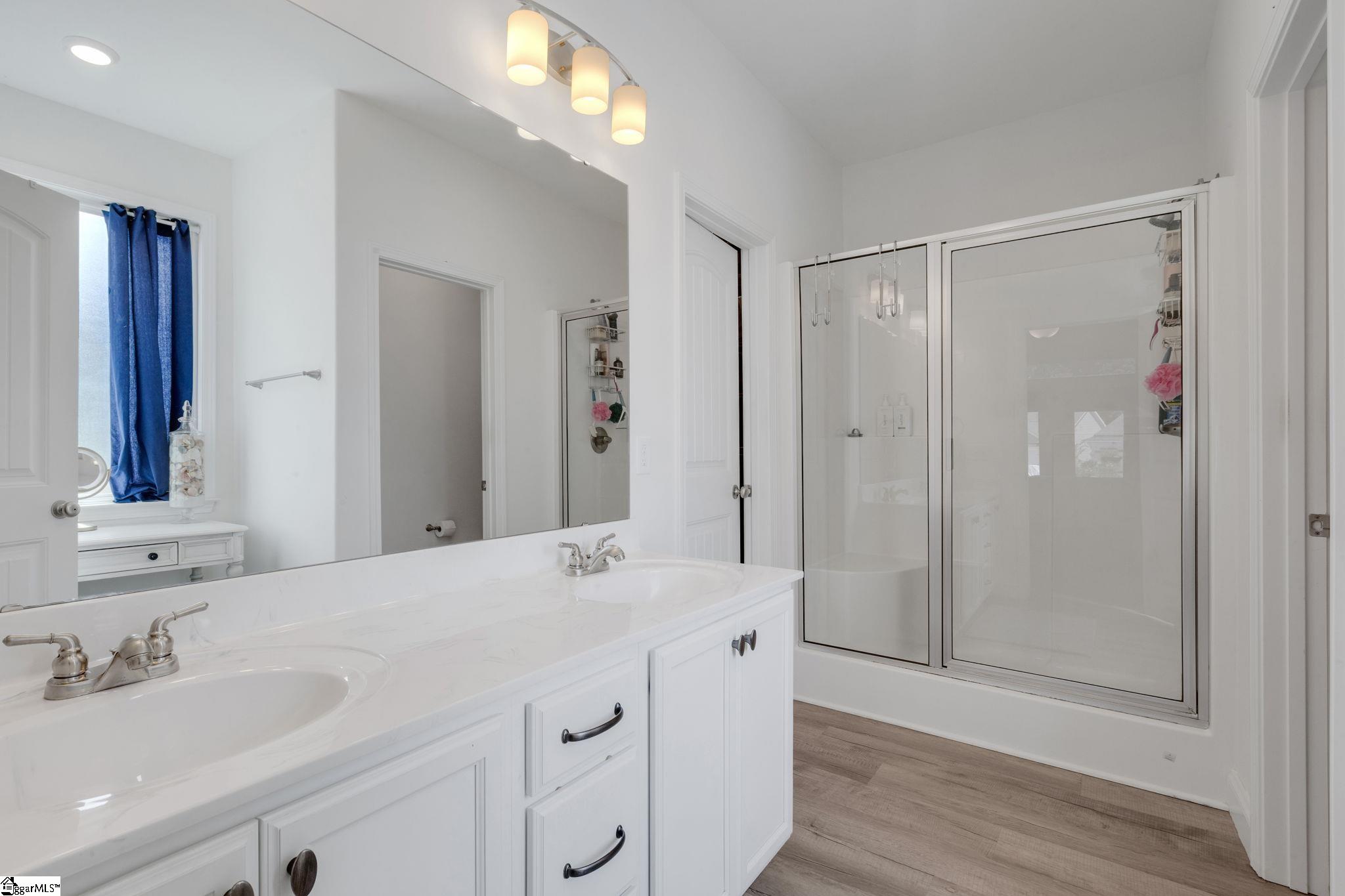 Taylors, South Carolina 29687, United States, 3 Bedrooms Bedrooms, ,2 BathroomsBathrooms,Residential,Contingent,182280