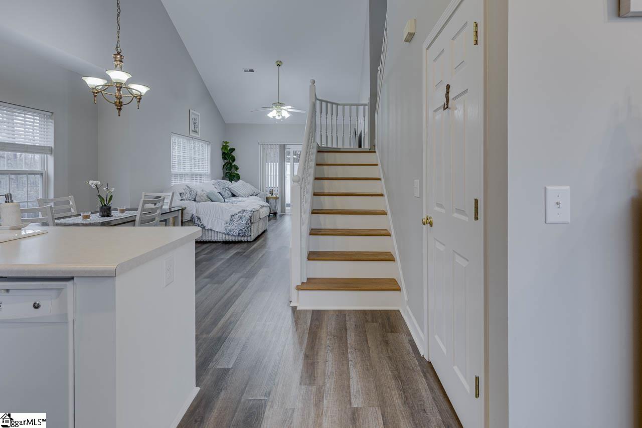 72 Ridgestone Circle