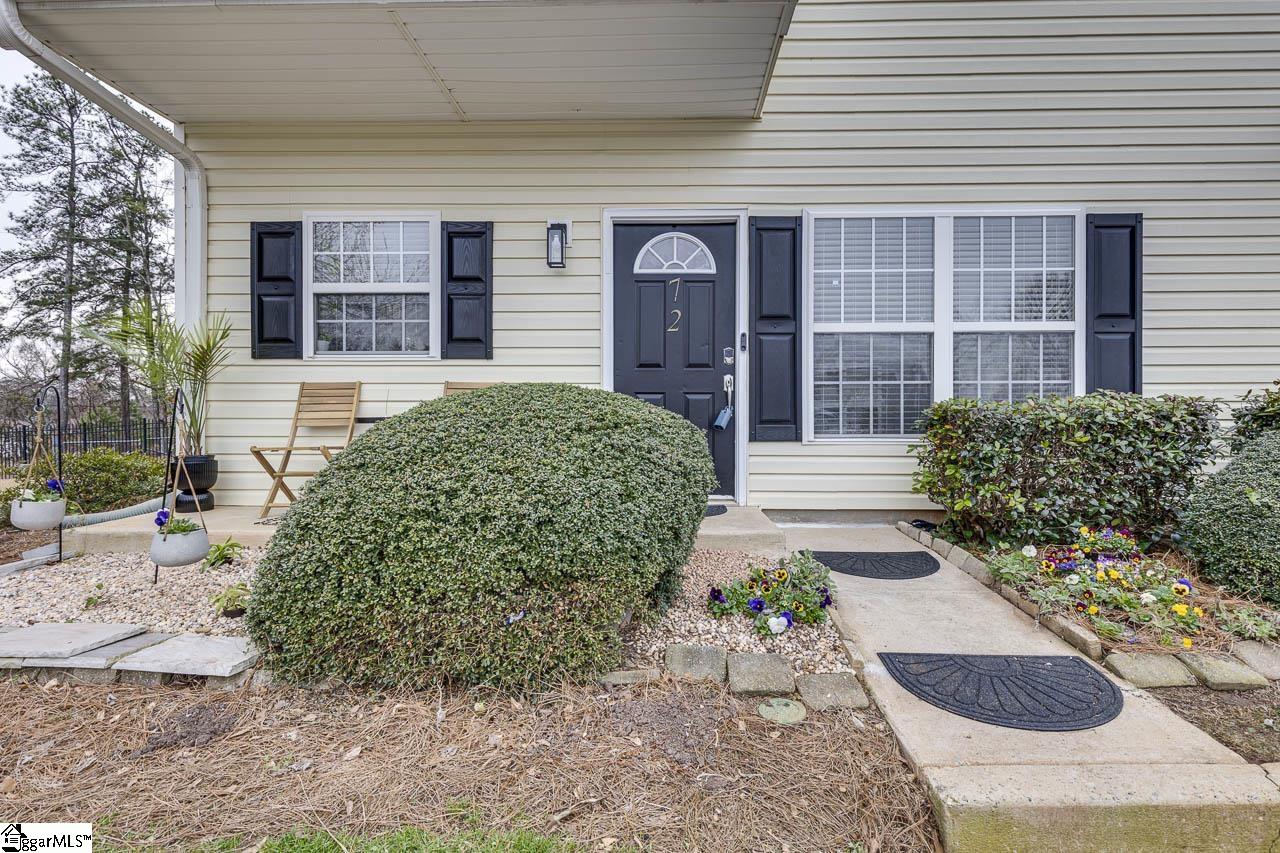 72 Ridgestone Circle