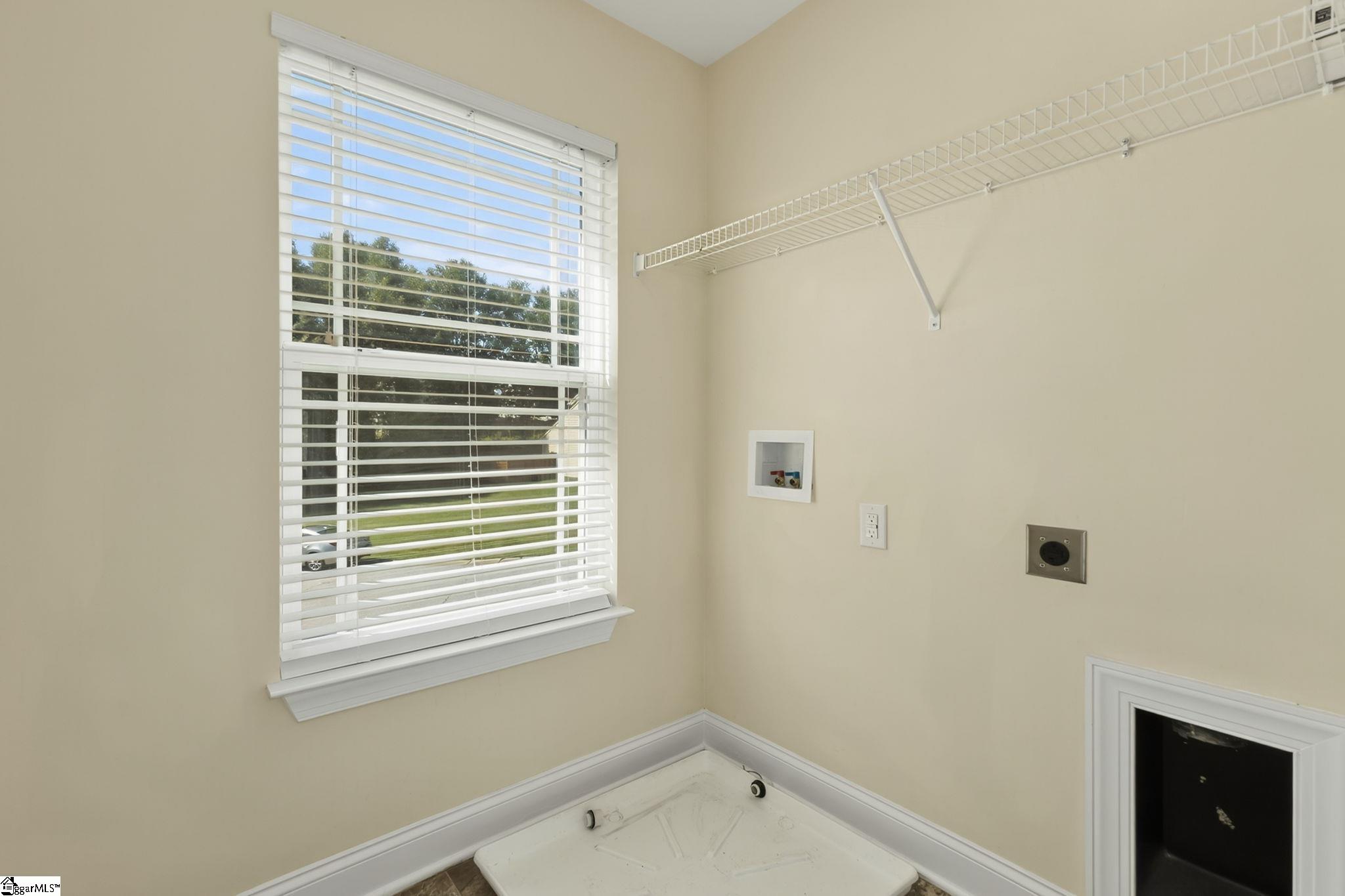 Simpsonville, South Carolina 29681, United States, 4 Bedrooms Bedrooms, ,3 BathroomsBathrooms,Residential,Active,221342