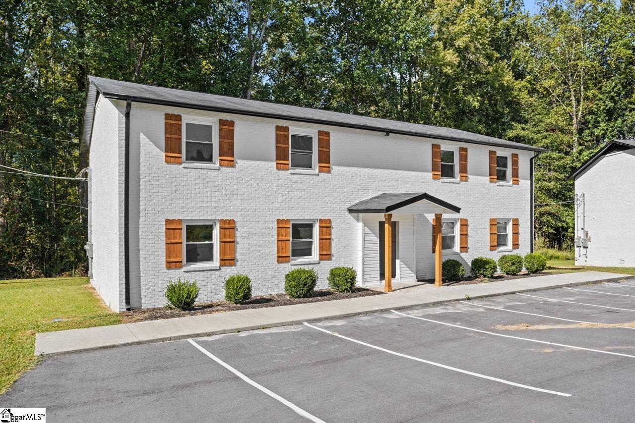 110, 114, 118 Greenforest Circle