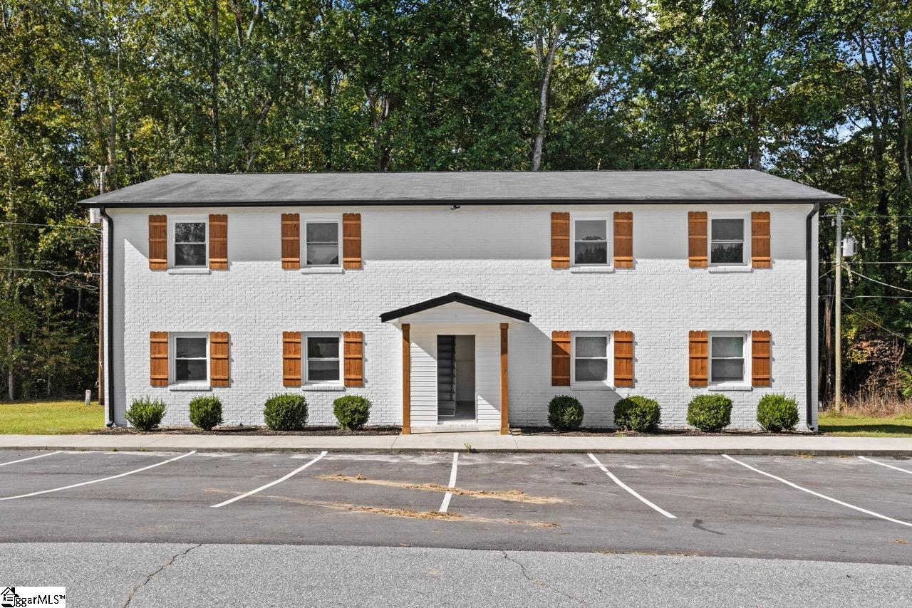 110, 114, 118 Greenforest Circle