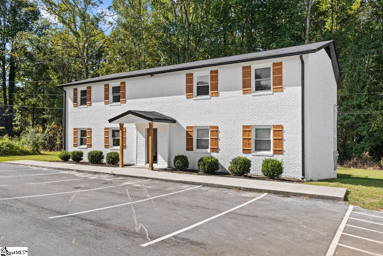 110, 114, 118 Greenforest Circle