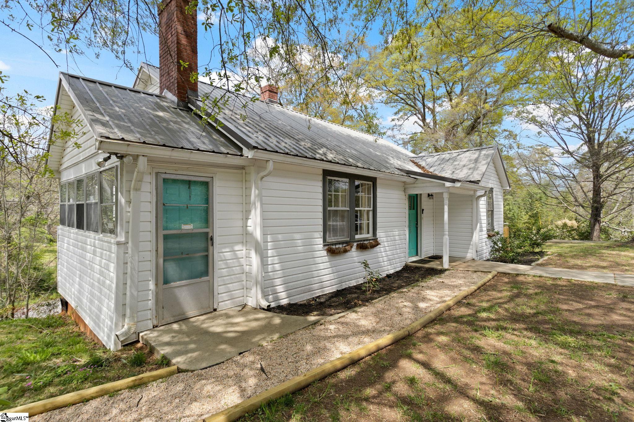305 Morse Street