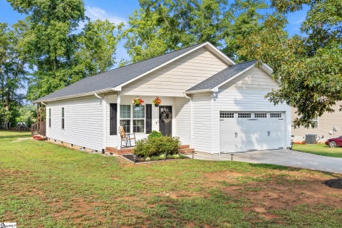 Photo of 104 Tillotson Road, Anderson, SC 29621 (MLS # 1601024)