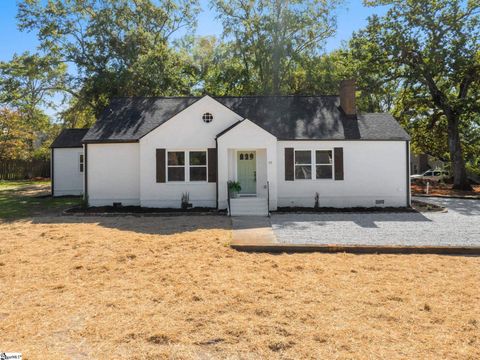 Photo of 11 Willow Springs Drive, Greenville, SC 29607 (MLS # 1571833)