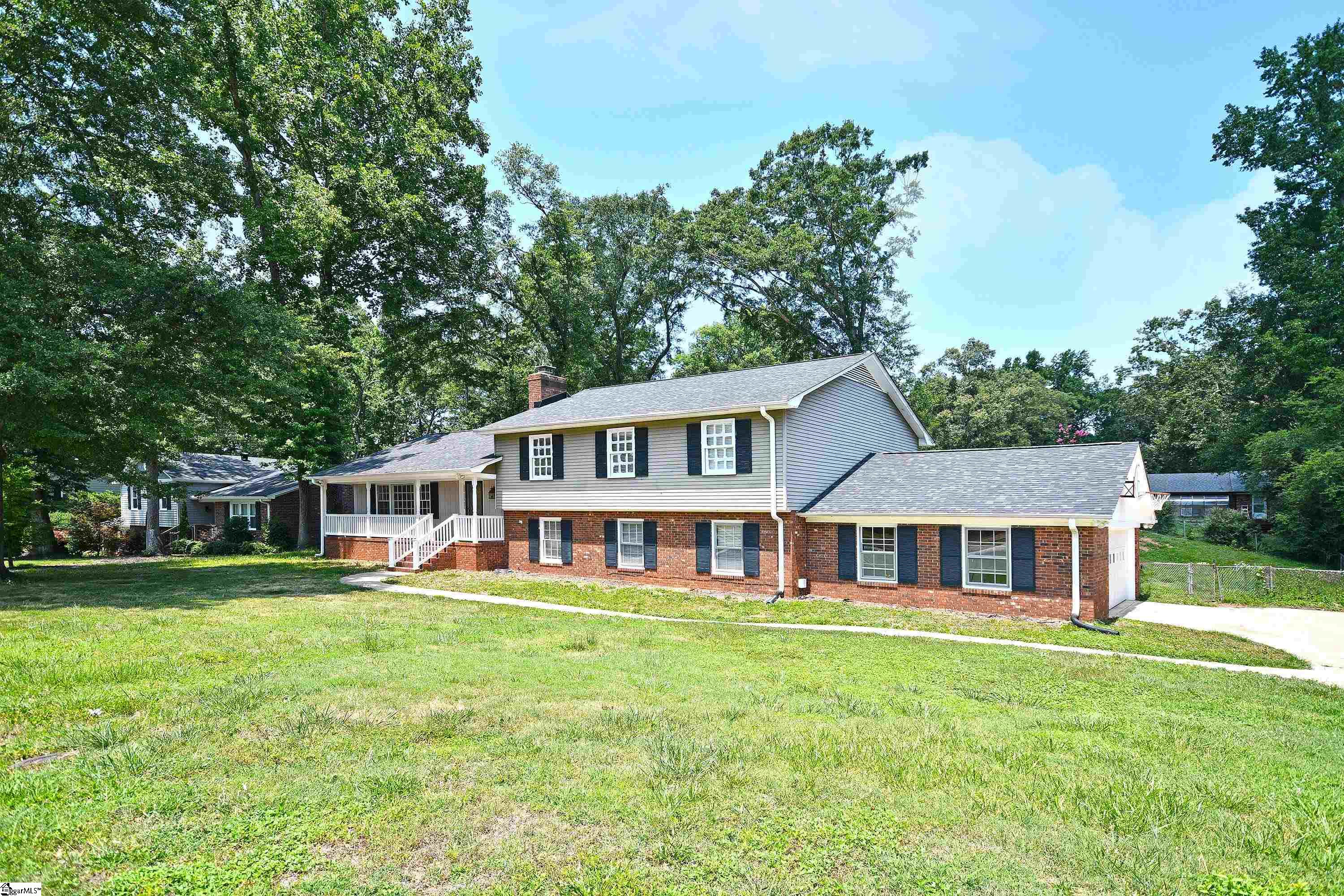 5 Donington Drive