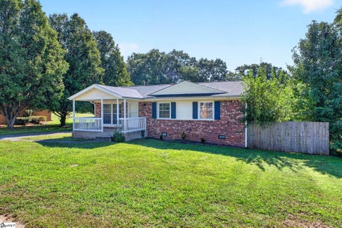 Photo of 109 Old Farm Road, Moore, SC 29369 (MLS # 1604429)