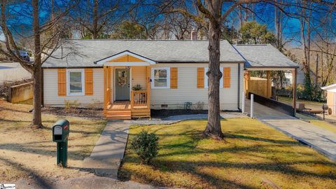 Photo of 33 Essex Court, Greenville, SC 29609 (MLS # 1581617)