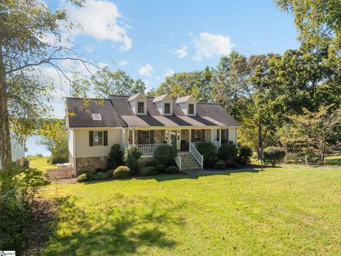 Photo of 408 W Peninsula Drive, Laurens, SC 29360 (MLS # 1583660)
