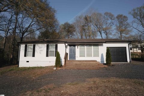 Photo of 344 Bobo Road, Wellford, SC 29385 (MLS # 1586311)