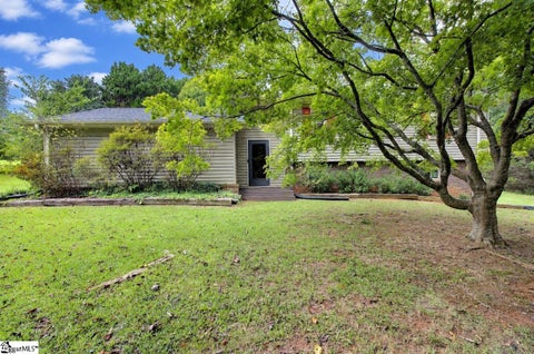 Photo of 1206 Lakeview Drive, Greenville, SC 29611 (MLS # 1604183)
