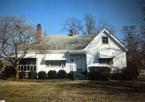 Photo of 321 Ammons Road, Spartanburg, SC 29306 (MLS # 1577542)