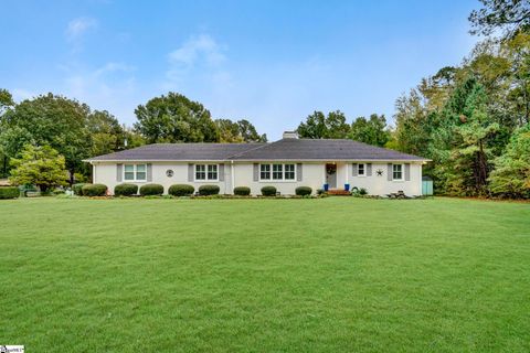 Photo of 607 S Adair Street, Clinton, SC 29325 (MLS # 1573582)