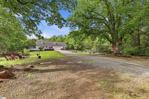 Photo of 402 Ragsdale Road, Greenville, SC 29611 (MLS # 1589886)