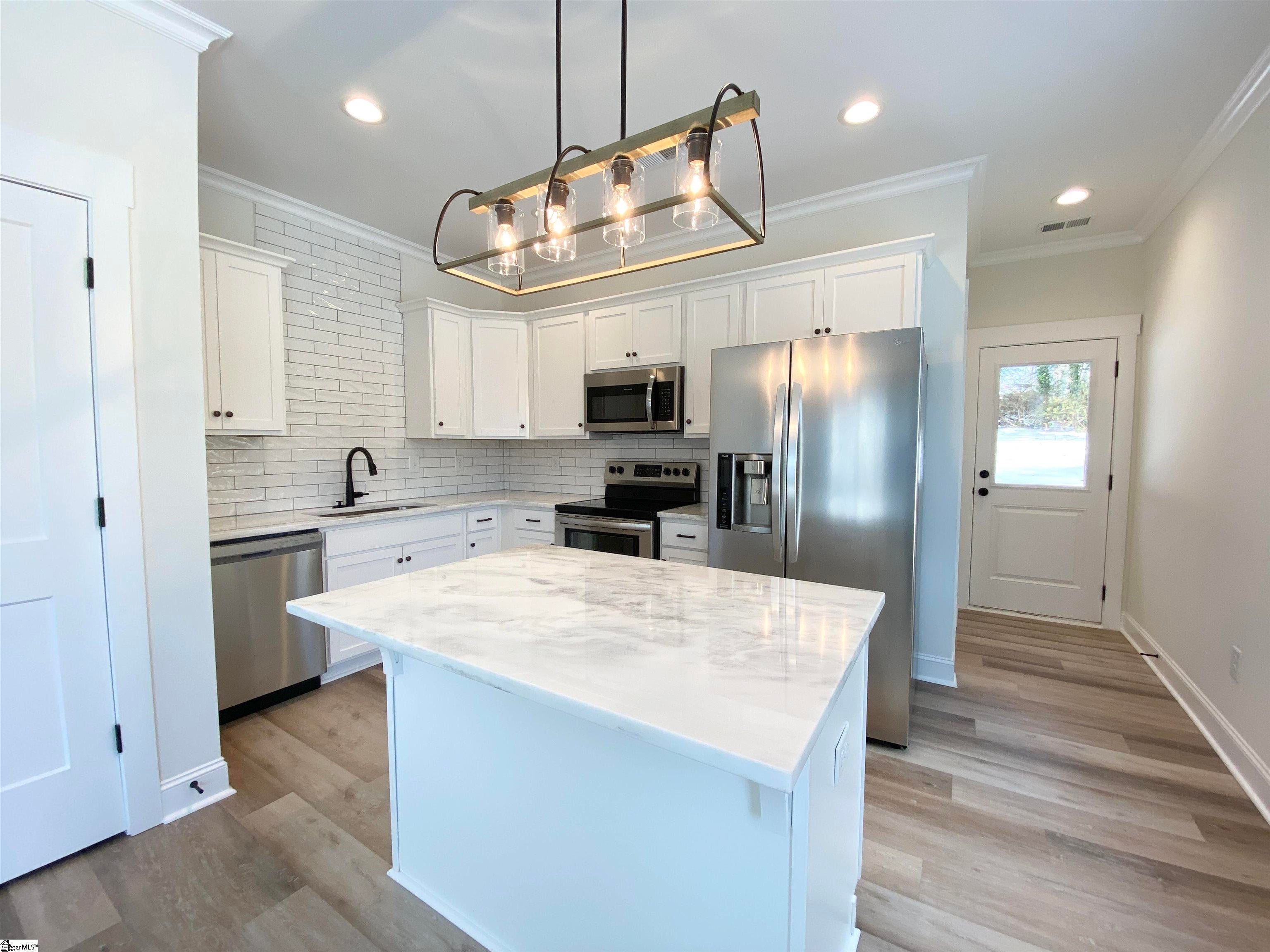 Real Estate Search 3 401 S Franklin Road