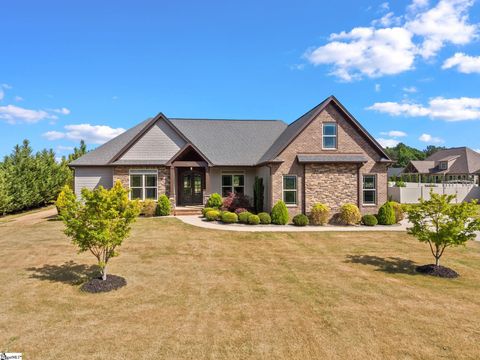 Photo of 640 Double Bridge Road, Boiling Springs, SC 29316 (MLS # 1589087)