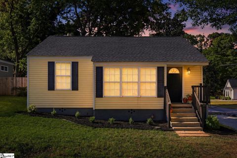 Photo of 43 Beck Avenue, Greenville, SC 29605 (MLS # 1581175)
