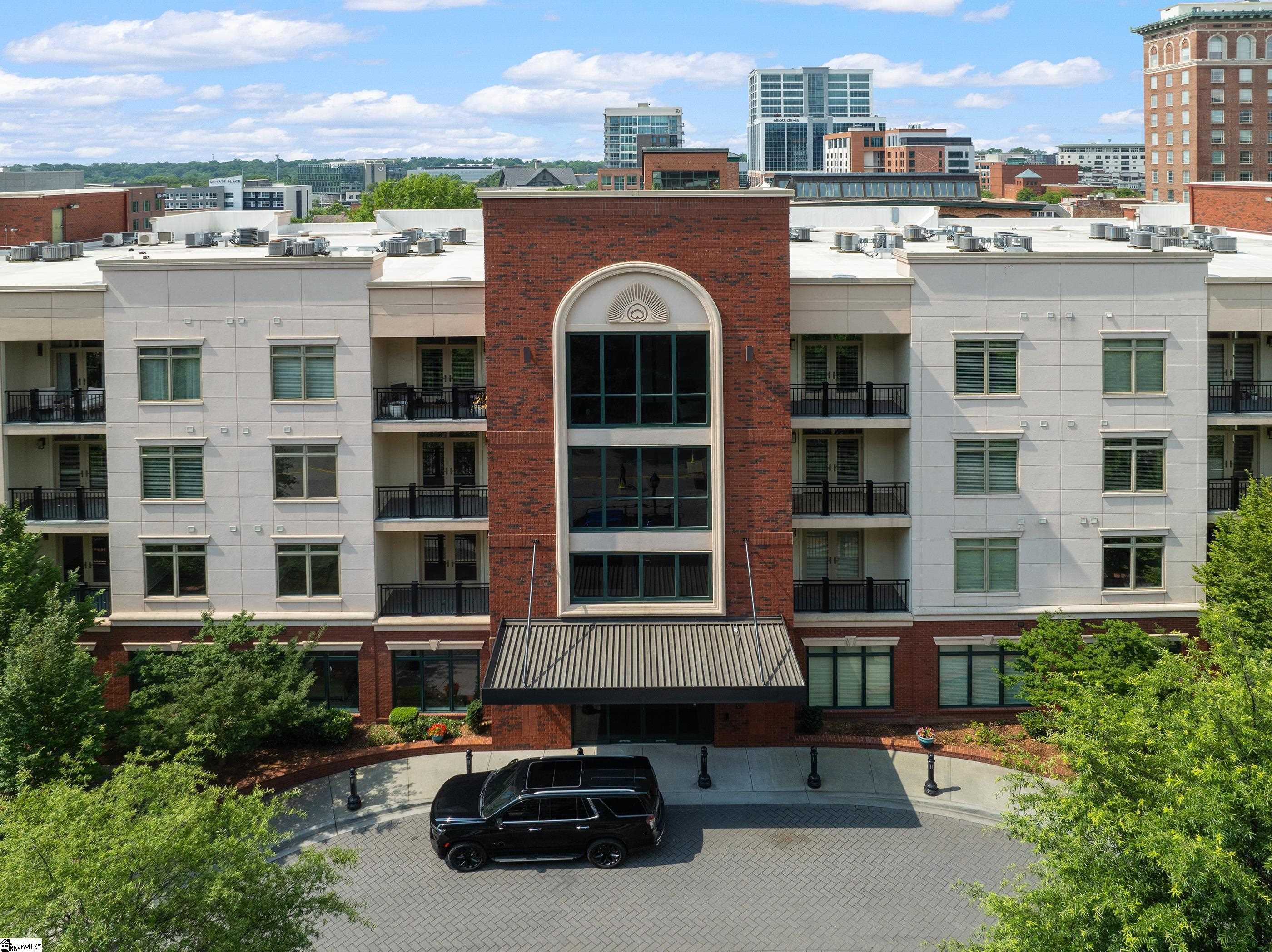 98 E Mcbee Avenue Unit 413