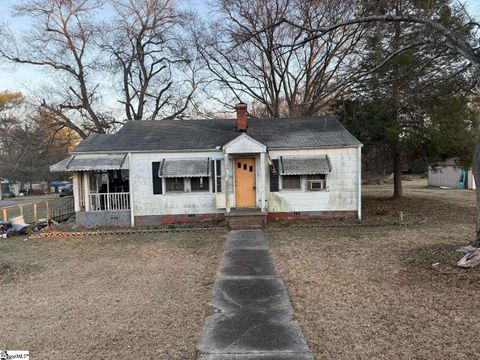 Photo of 220 Clemson Avenue, Greenville, SC 29611 (MLS # 1586624)