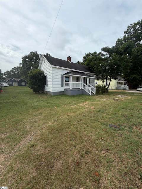 Photo of 500 Lucas Avenue, Laurens, SC 29360 (MLS # 1600719)