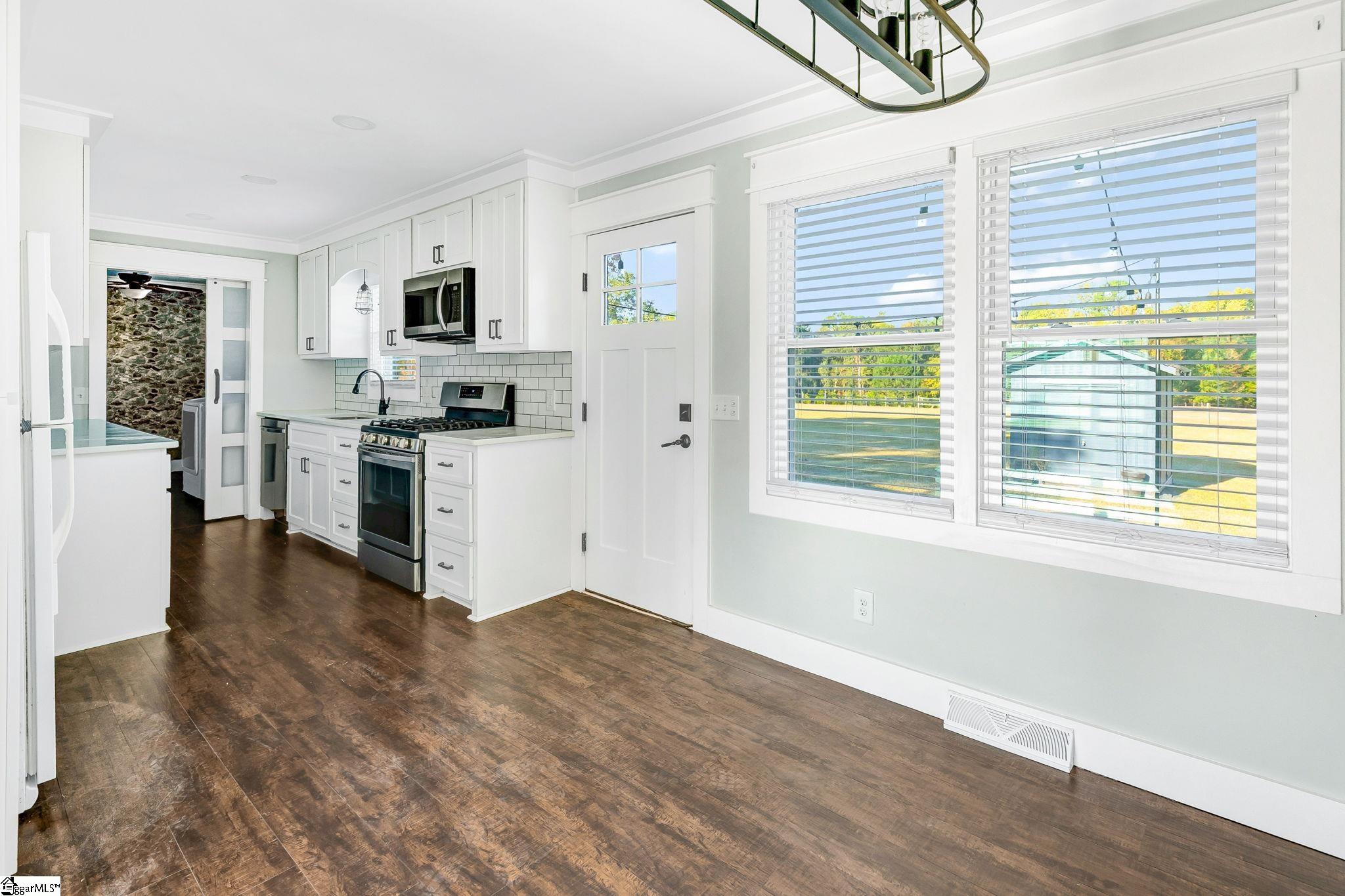 Simpsonville, South Carolina 29681, United States, 3 Bedrooms Bedrooms, ,2 BathroomsBathrooms,Residential,Active,232068