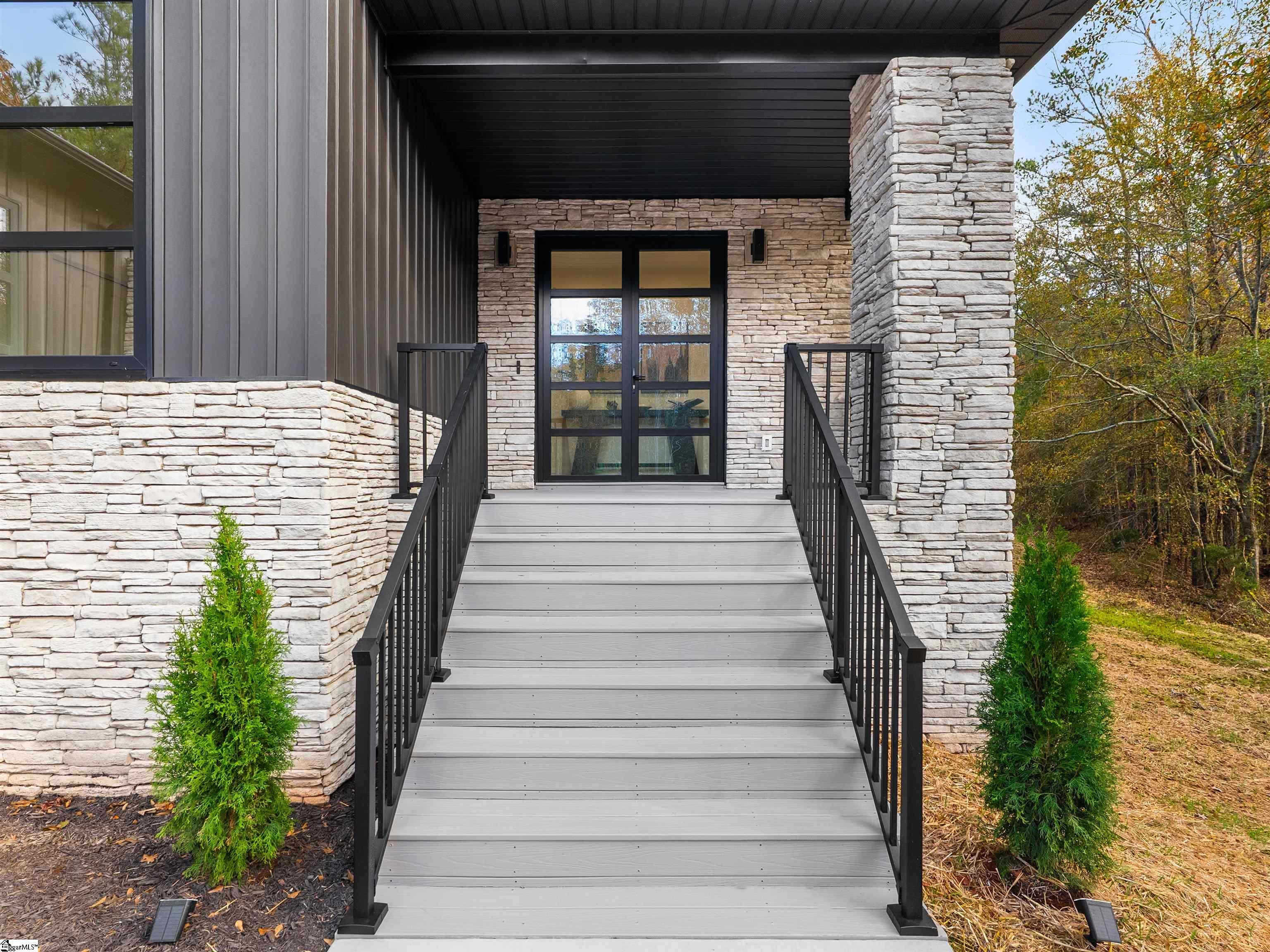 1026 Blumefield Road