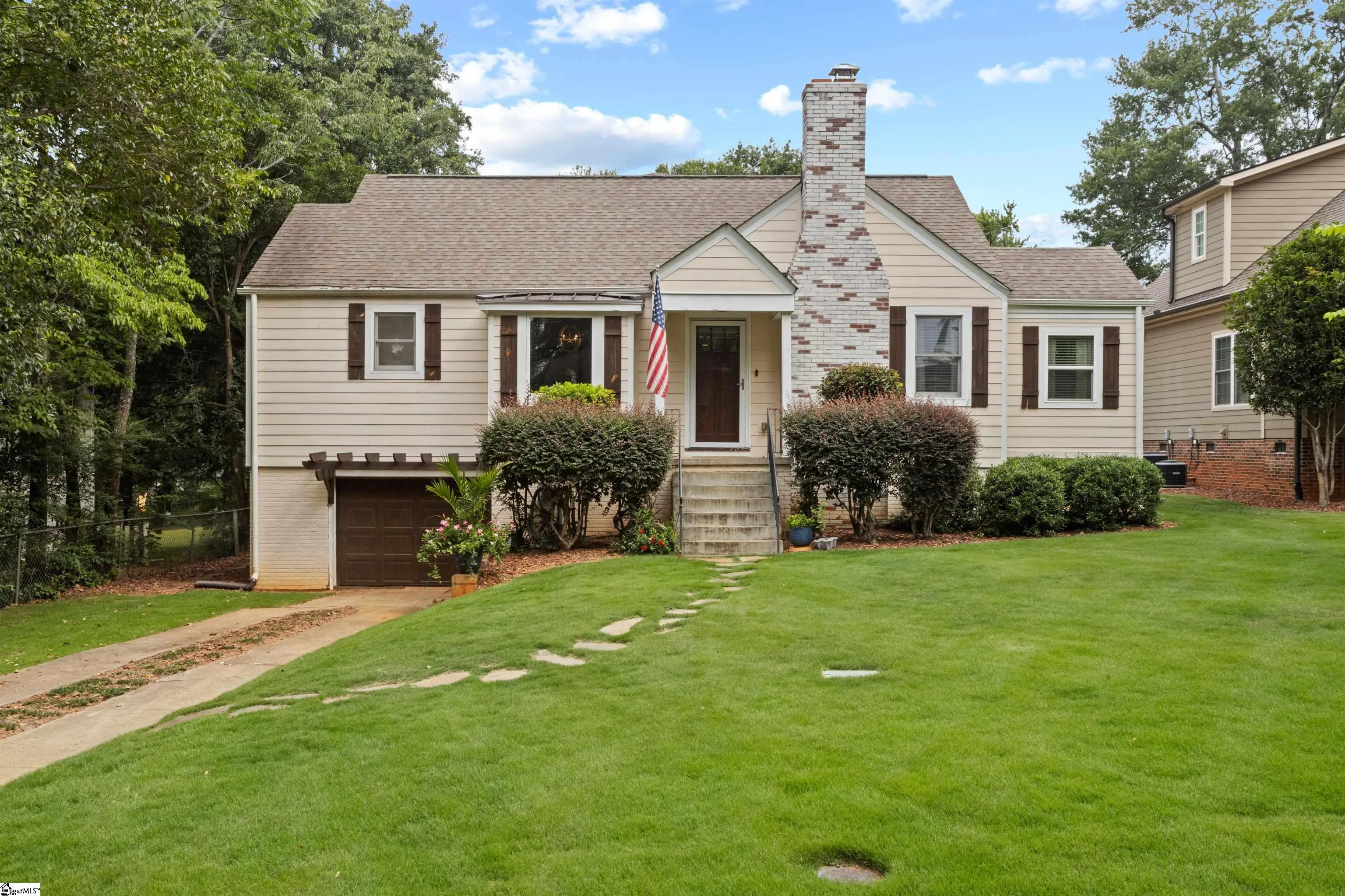 4 Waverly Court