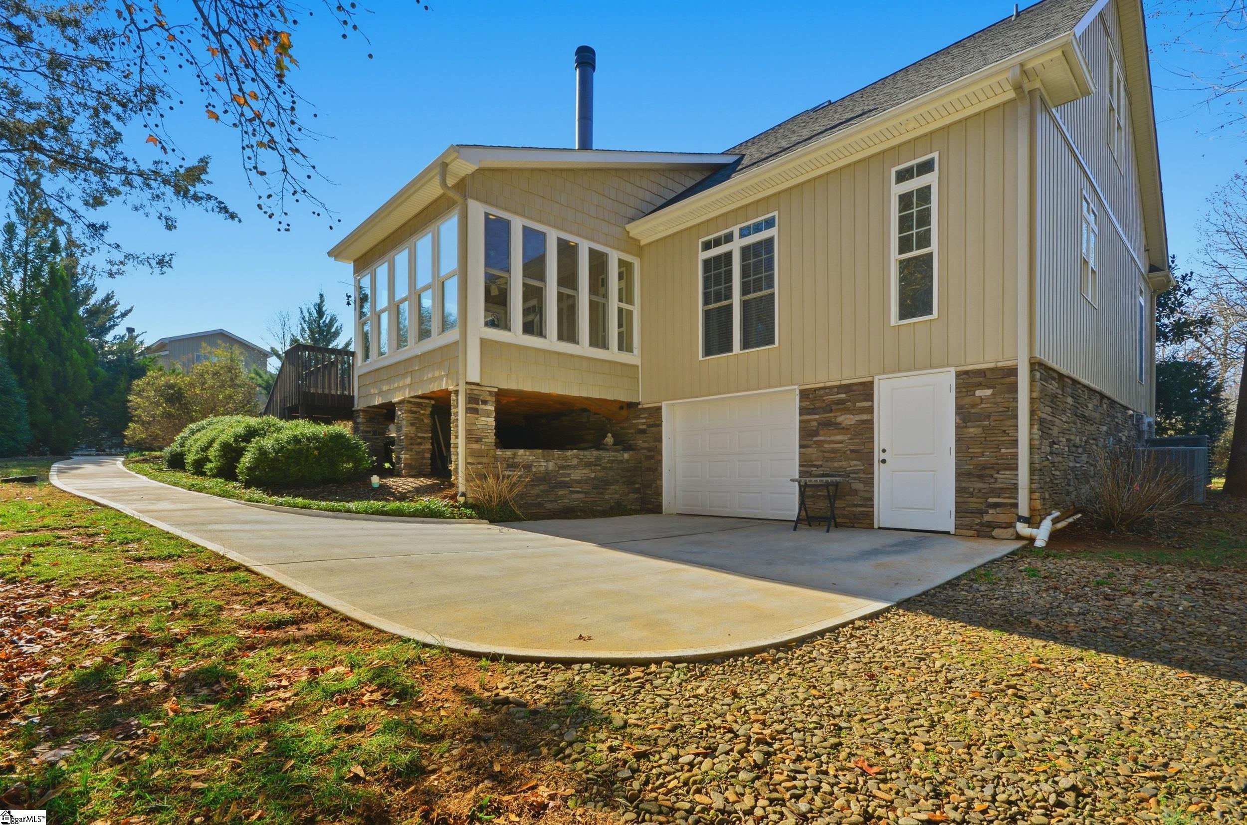 Greenville, South Carolina 29617, United States, 4 Bedrooms Bedrooms, ,4 BathroomsBathrooms,Residential,Active,254306