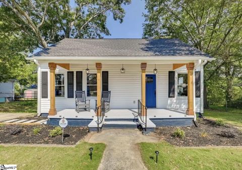 Photo of 47 Wallace Street, Greenville, SC 29605 (MLS # 1573387)