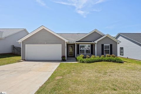 Photo of 104 Ketchitan Court, Greenville, SC 29605 (MLS # 1588520)