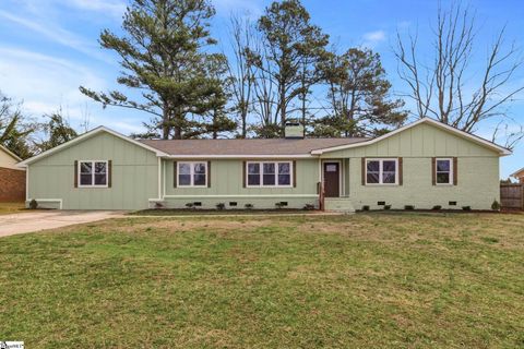 Photo of 120 Waddell Road, Greenville, SC 29609 (MLS # 1583478)