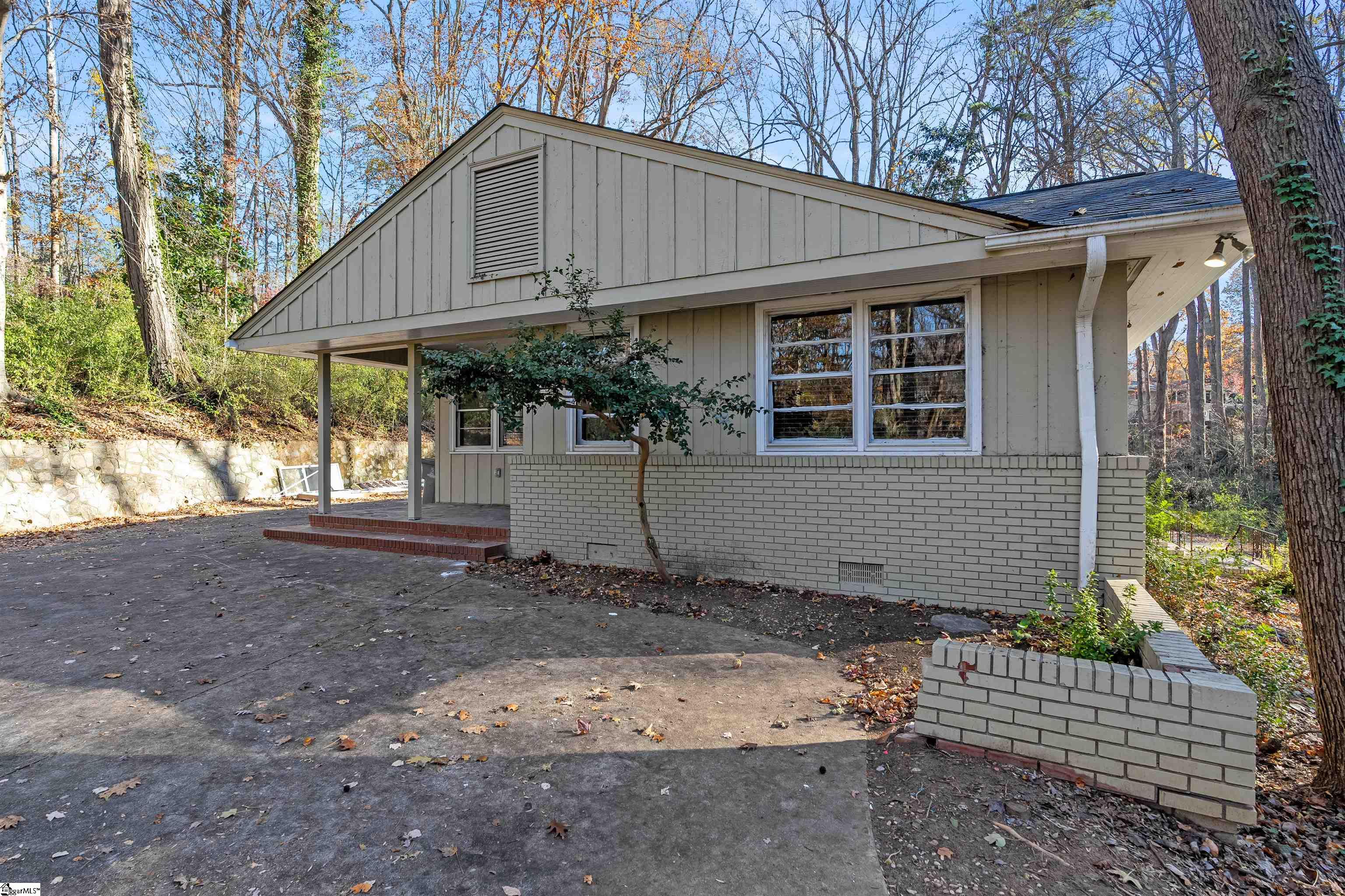1020 Woodburn Road