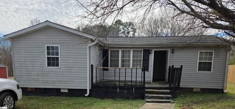 Photo of 12 Scott Drive, Greenville, SC 29611 (MLS # 1582371)