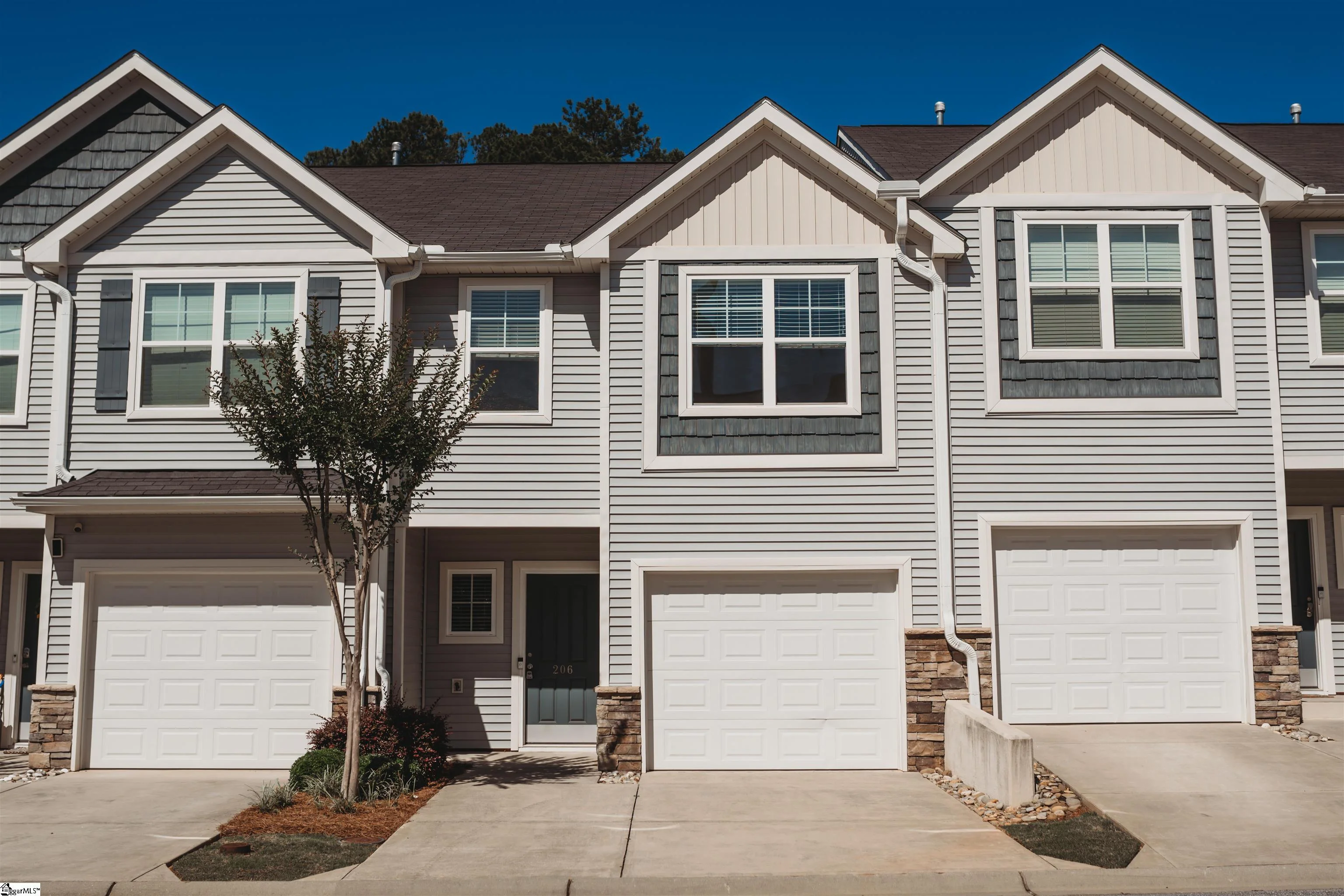 206 Button Willow Street
