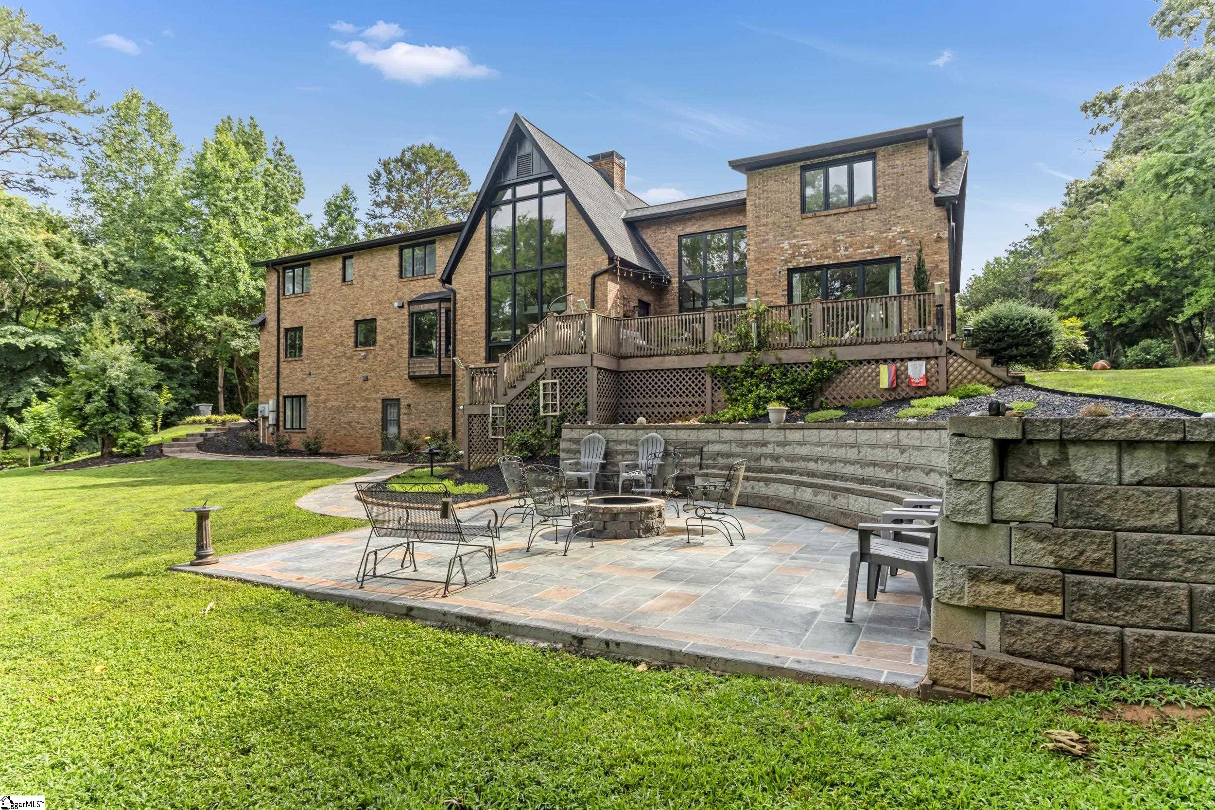 106 Riverbank Court