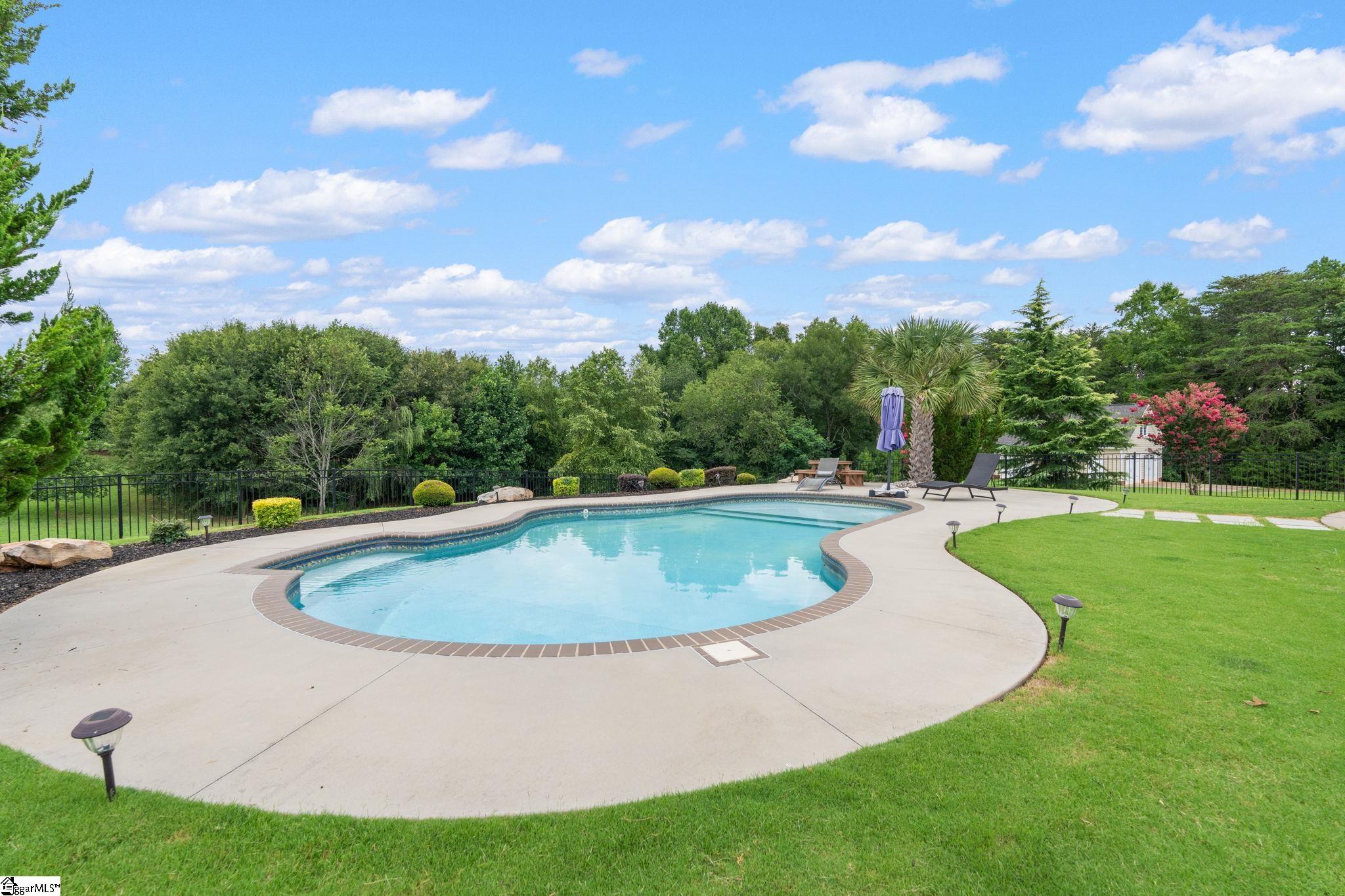 431 Whispering Ridge Trail