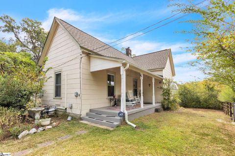 Photo of 207 Ellis Avenue, Abbeville, SC 29620 (MLS # 1580055)