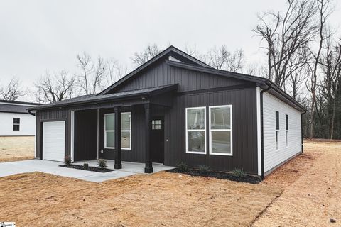 Photo of 210 Wilkinsville Highway, Gaffney, SC 29340 (MLS # 1580574)