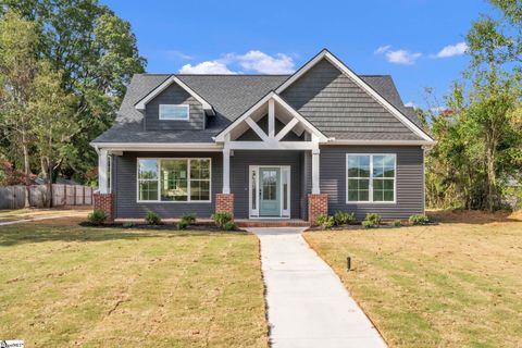 Photo of 517 N East Main Street, Easley, SC 29640 (MLS # 1571552)