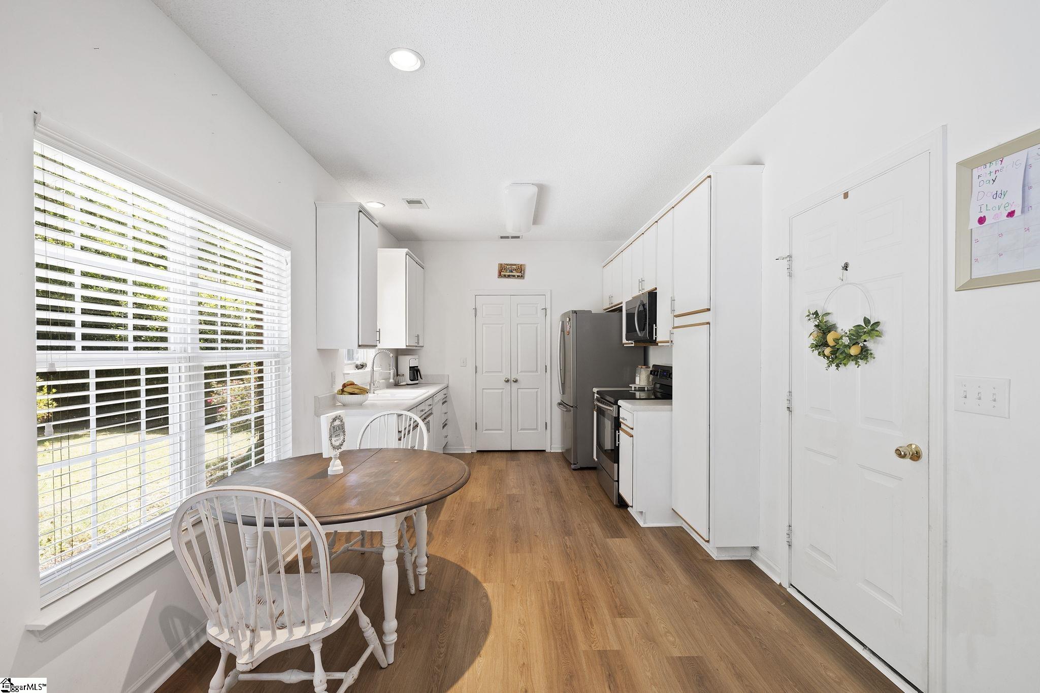 Moore, South Carolina 29369, United States, 3 Bedrooms Bedrooms, ,2 BathroomsBathrooms,Residential,Active,170736