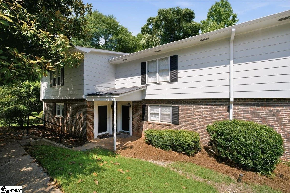 25 Summercreek Drive