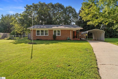 Photo of 17 Lawnview Court, Wellford, SC 29385 (MLS # 1601254)