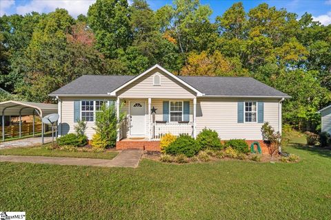 Photo of 105 E Belvue Road, Greenville, SC 29687 (MLS # 1572964)