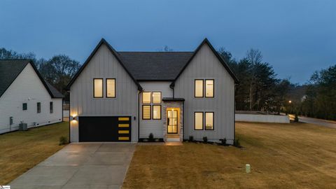 Photo of 726 New South Court, Wellford, SC 29385 (MLS # 1578472)