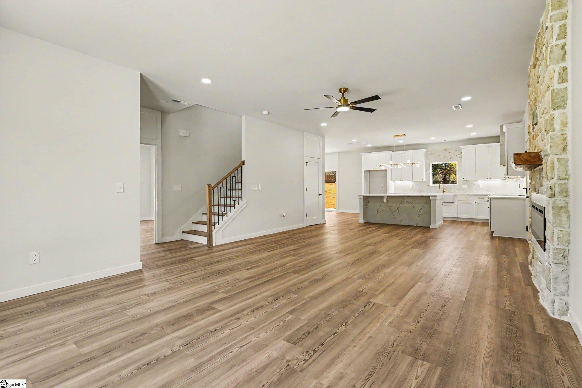 Real Estate Search 4 221 Moore Road